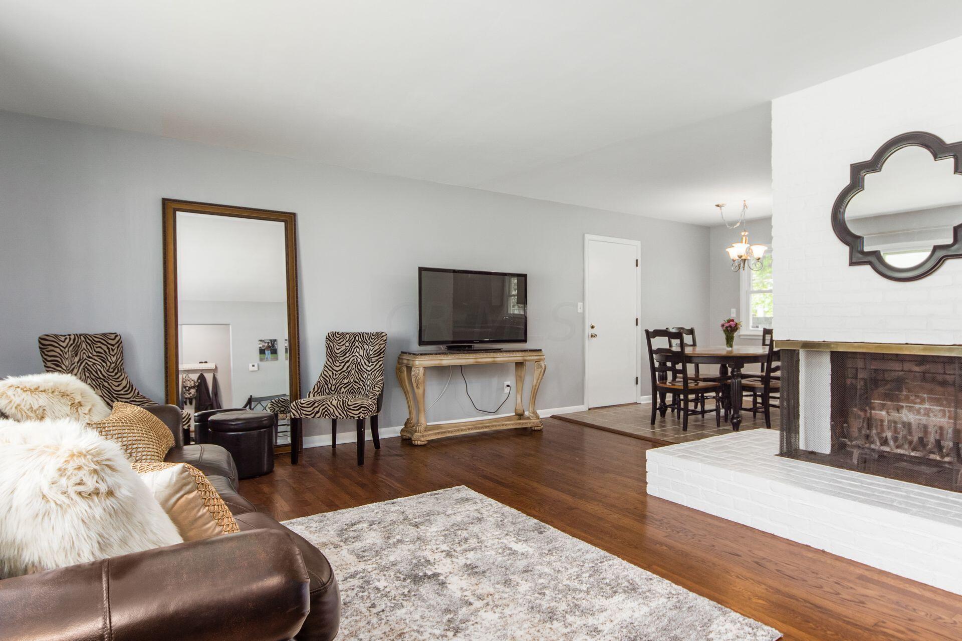 1527 Fishinger Road Columbus, OH 43221 - Photo 4 of 27 006_020b_M 1527 Fischinger004