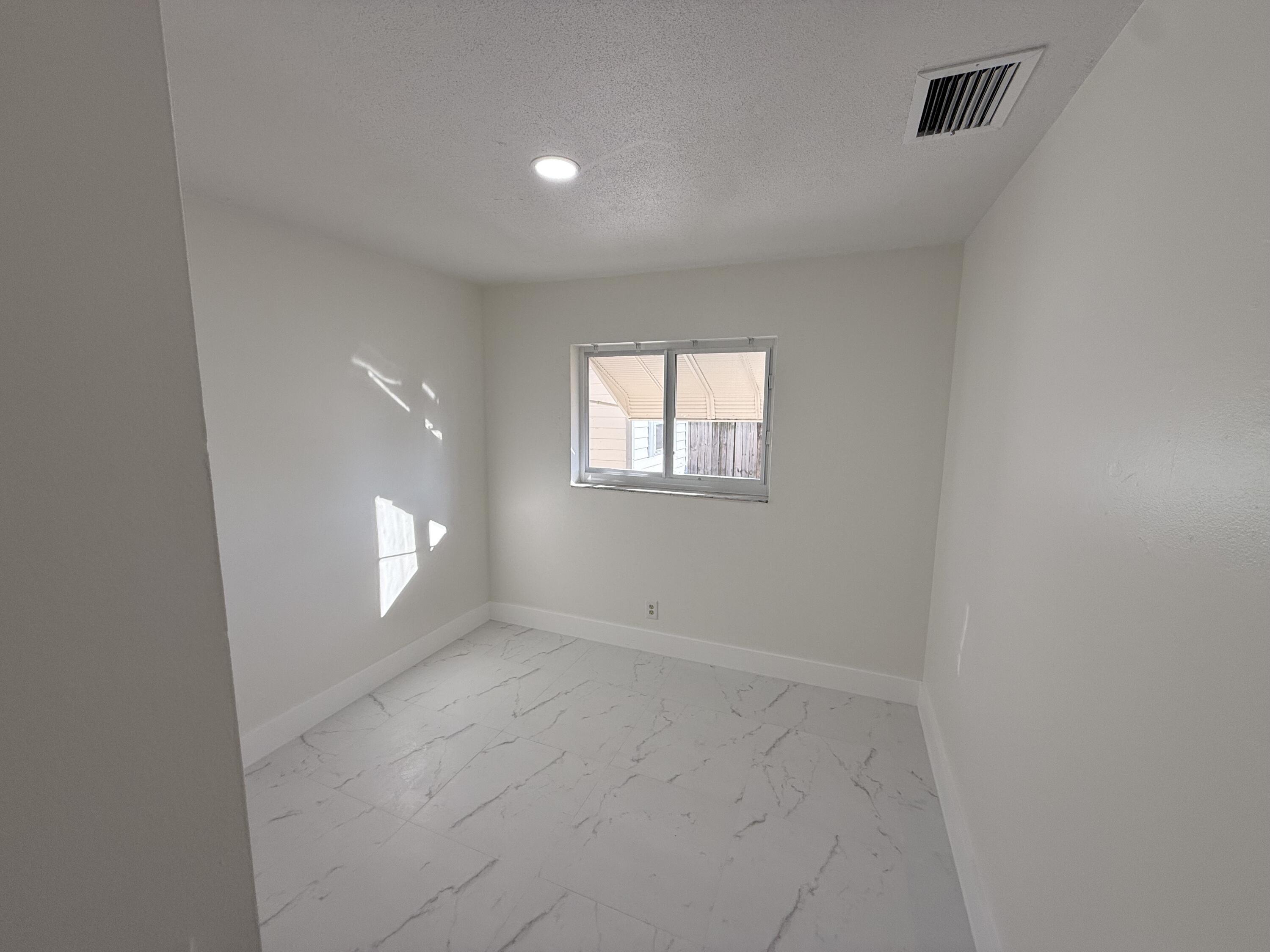 2550 Lakehaven Road West Palm Beach, FL 33415 - Photo 17 of 21 IMG_8153