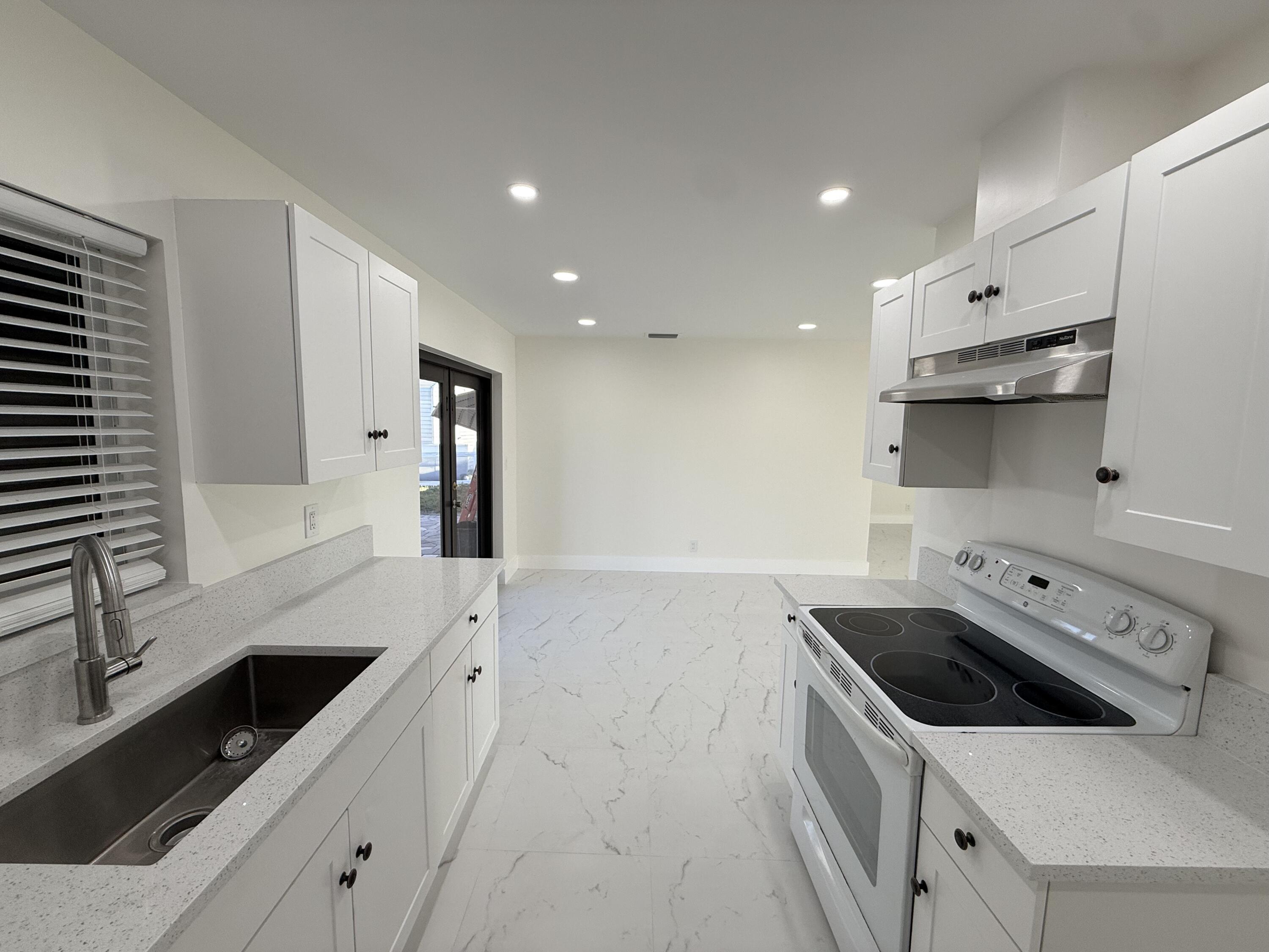 2550 Lakehaven Road West Palm Beach, FL 33415 - Photo 8 of 21 IMG_8144