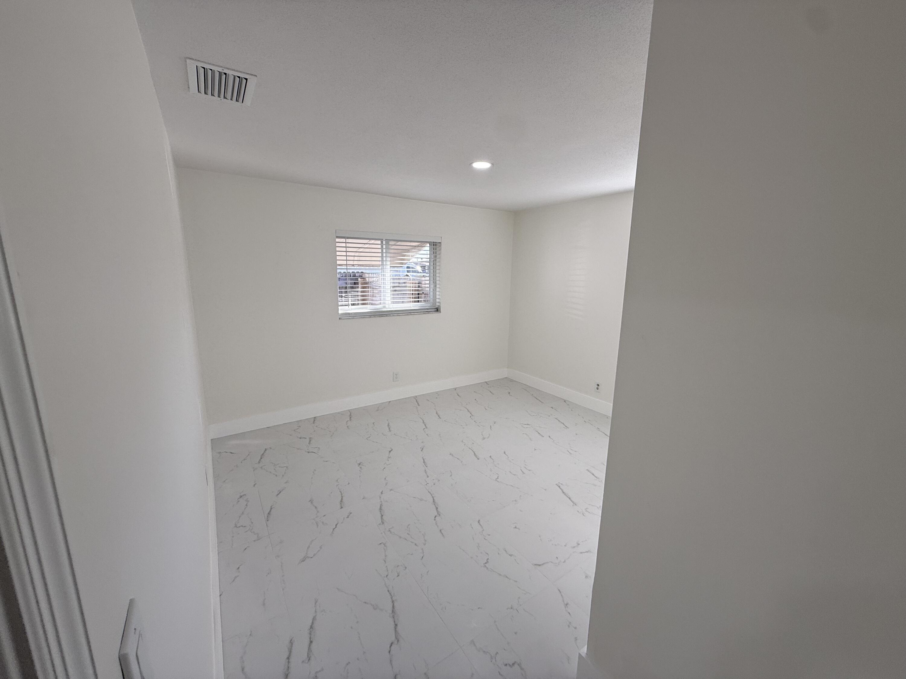 2550 Lakehaven Road West Palm Beach, FL 33415 - Photo 9 of 21 IMG_8155