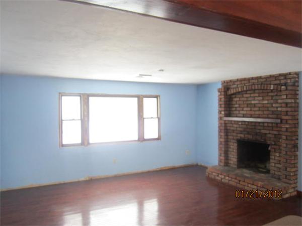 142 Center Bridge Road Lancaster, MA 01523 - Photo 3 of 28