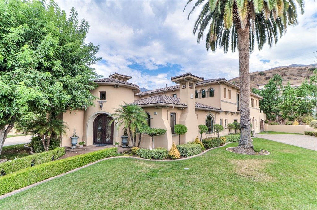 Your own Spanish Villa amidst the hills of Prestigious San Antonio Heights