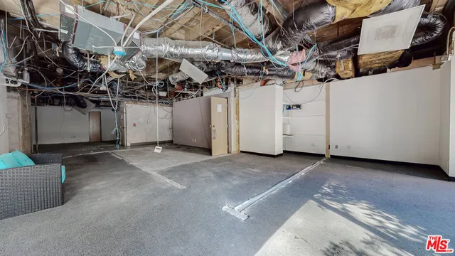 a view of a storage & utility room