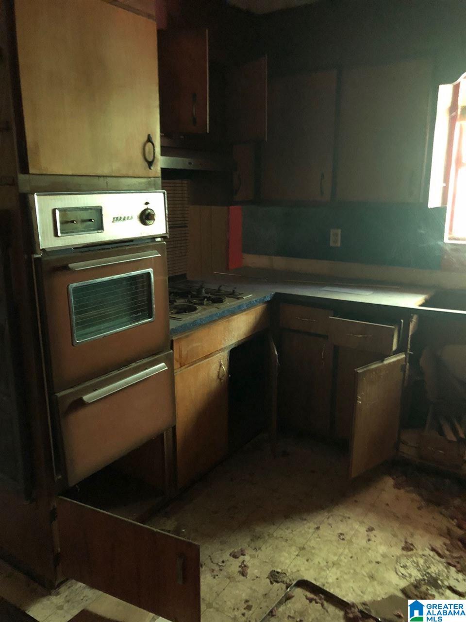 3604 Wenonah Road Southwest Birmingham, AL 35221 - Photo 5 of 6