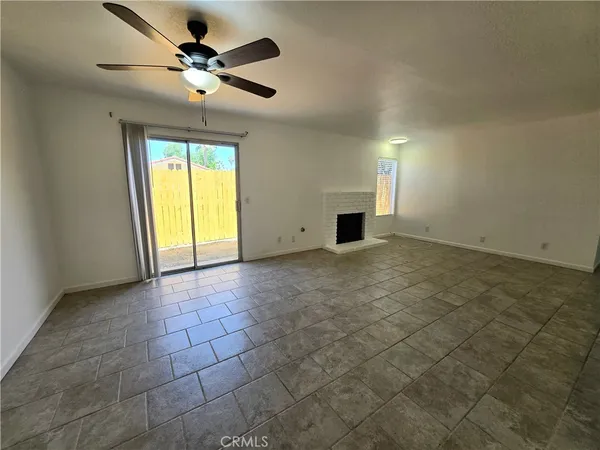 $1,900 | 853 Douglas Court, Hemet, CA 92543