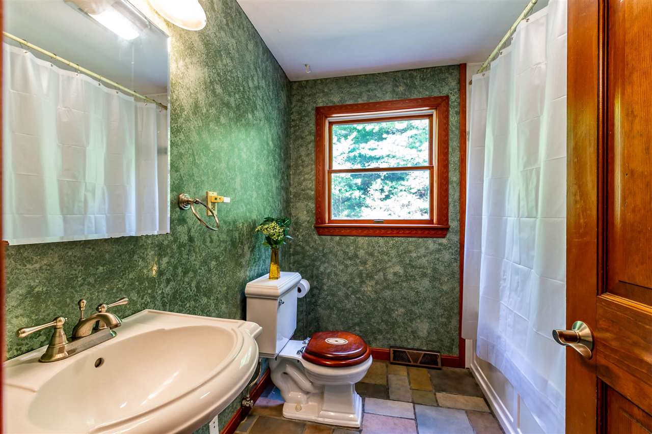 10 Bunker Hill Road New Boston, NH 03070 - Photo 16 of 34