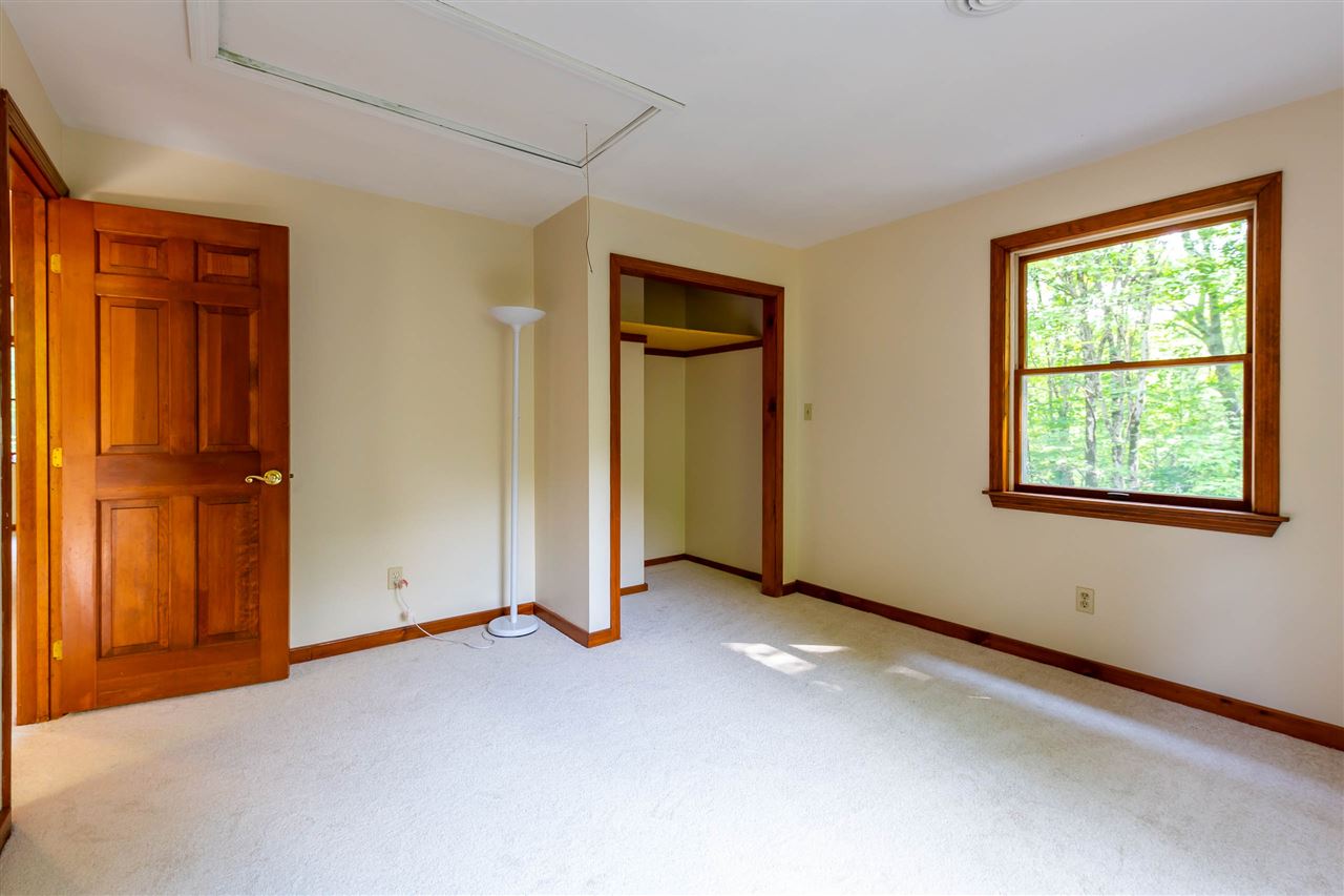 10 Bunker Hill Road New Boston, NH 03070 - Photo 18 of 34