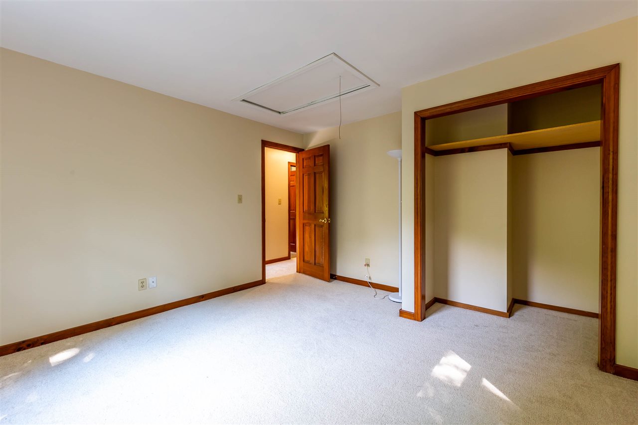 10 Bunker Hill Road New Boston, NH 03070 - Photo 19 of 34
