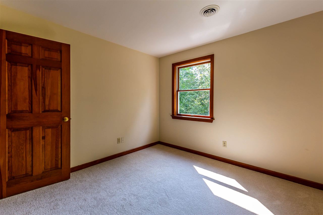 10 Bunker Hill Road New Boston, NH 03070 - Photo 21 of 34
