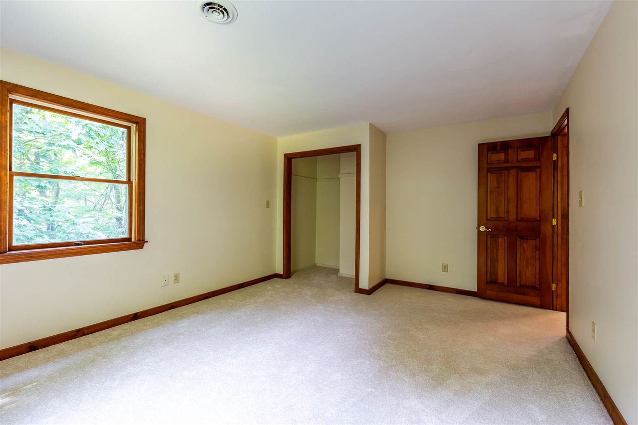 10 Bunker Hill Road New Boston, NH 03070 - Photo 22 of 34