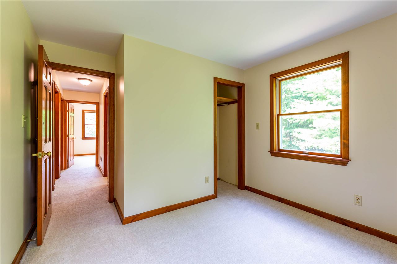 10 Bunker Hill Road New Boston, NH 03070 - Photo 24 of 34