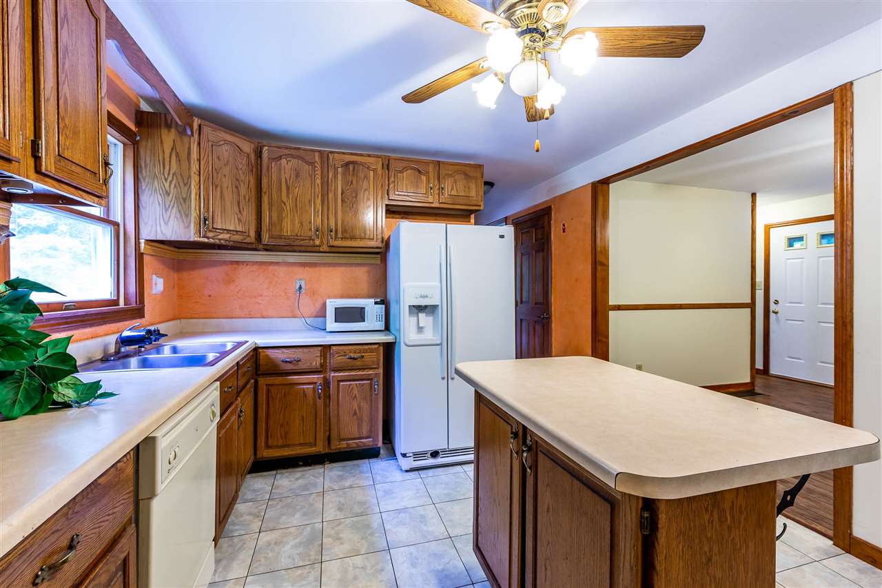 10 Bunker Hill Road New Boston, NH 03070 - Photo 10 of 34