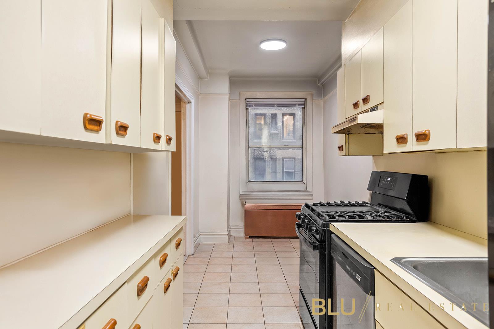 310 West 72nd Street, Unit 2CD Manhattan, NY 10023 - Photo 11 of 17
