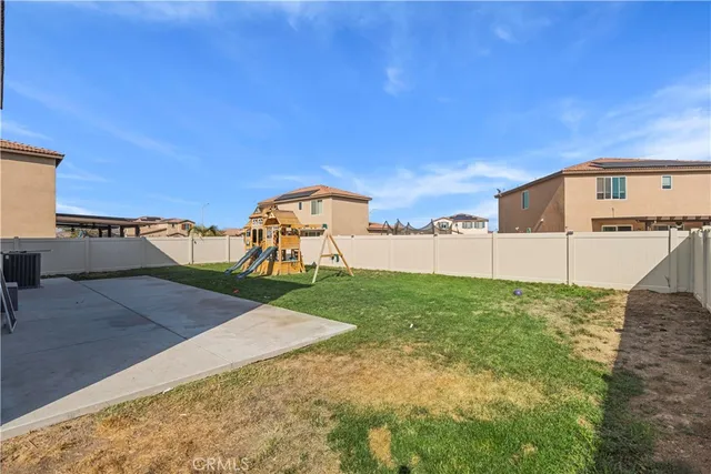 a view of empty room with windows