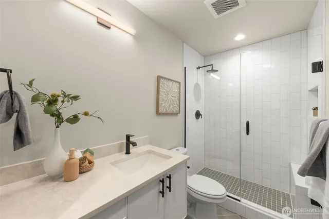 $1,095,000 | 1108 C 34th Avenue, Seattle, WA 98122