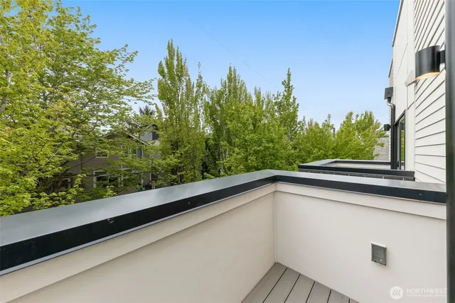 $1,095,000 | 1108 C 34th Avenue, Seattle, WA 98122