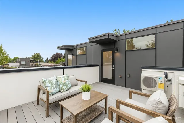 $1,095,000 | 1108 C 34th Avenue, Seattle, WA 98122