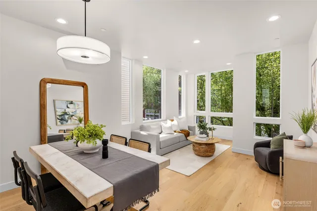 $1,095,000 | 1108 C 34th Avenue, Seattle, WA 98122