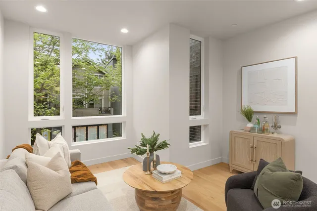 $1,095,000 | 1108 C 34th Avenue, Seattle, WA 98122