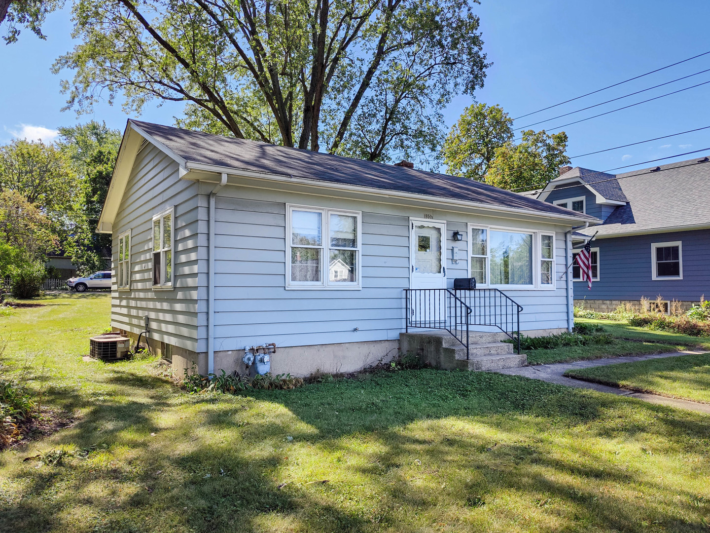 1207 West Main Street St. Charles, IL 60174 - Photo 2 of 19