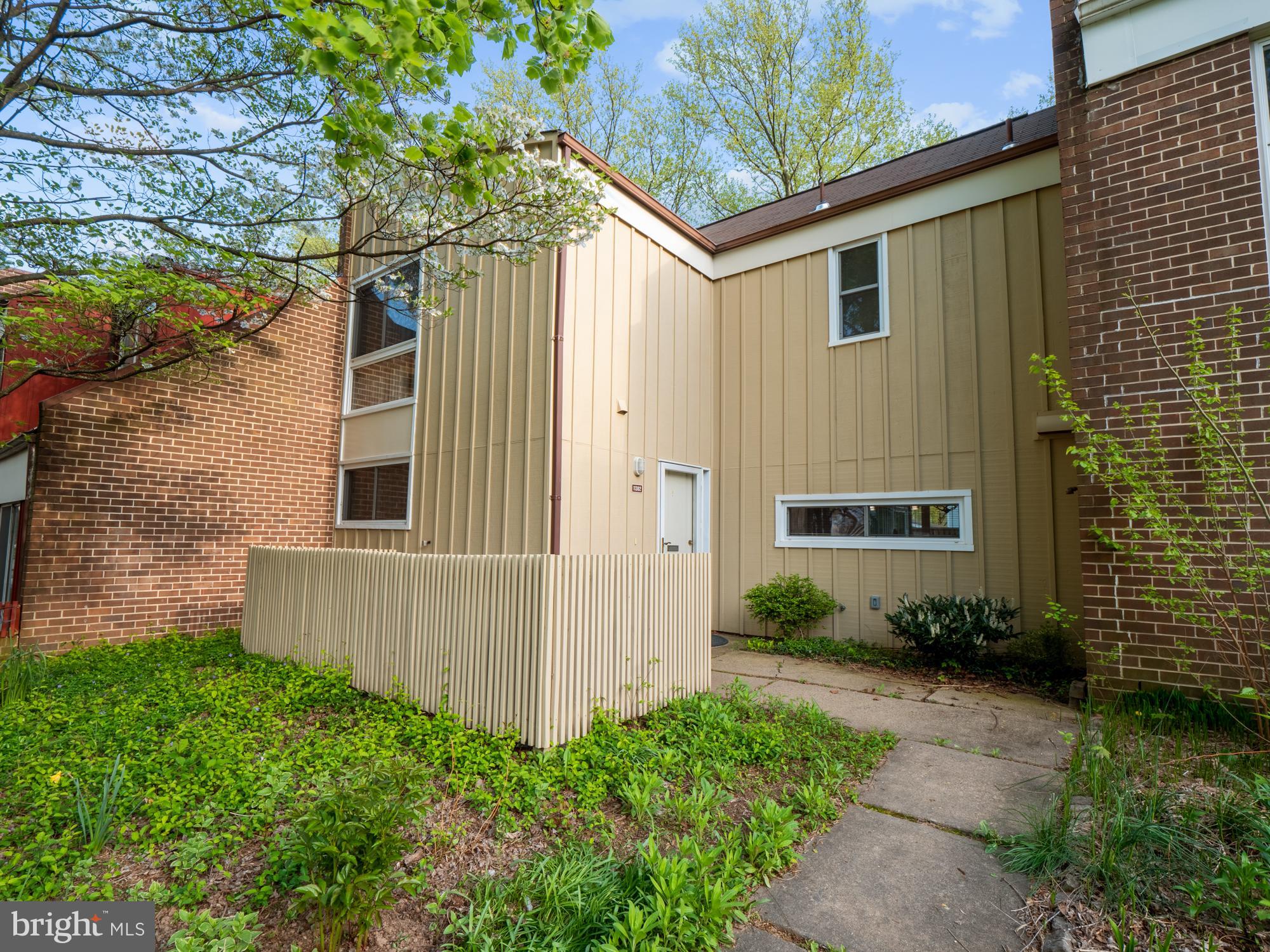 11382 Links Drive Reston, VA 20190 - Photo 2 of 35
