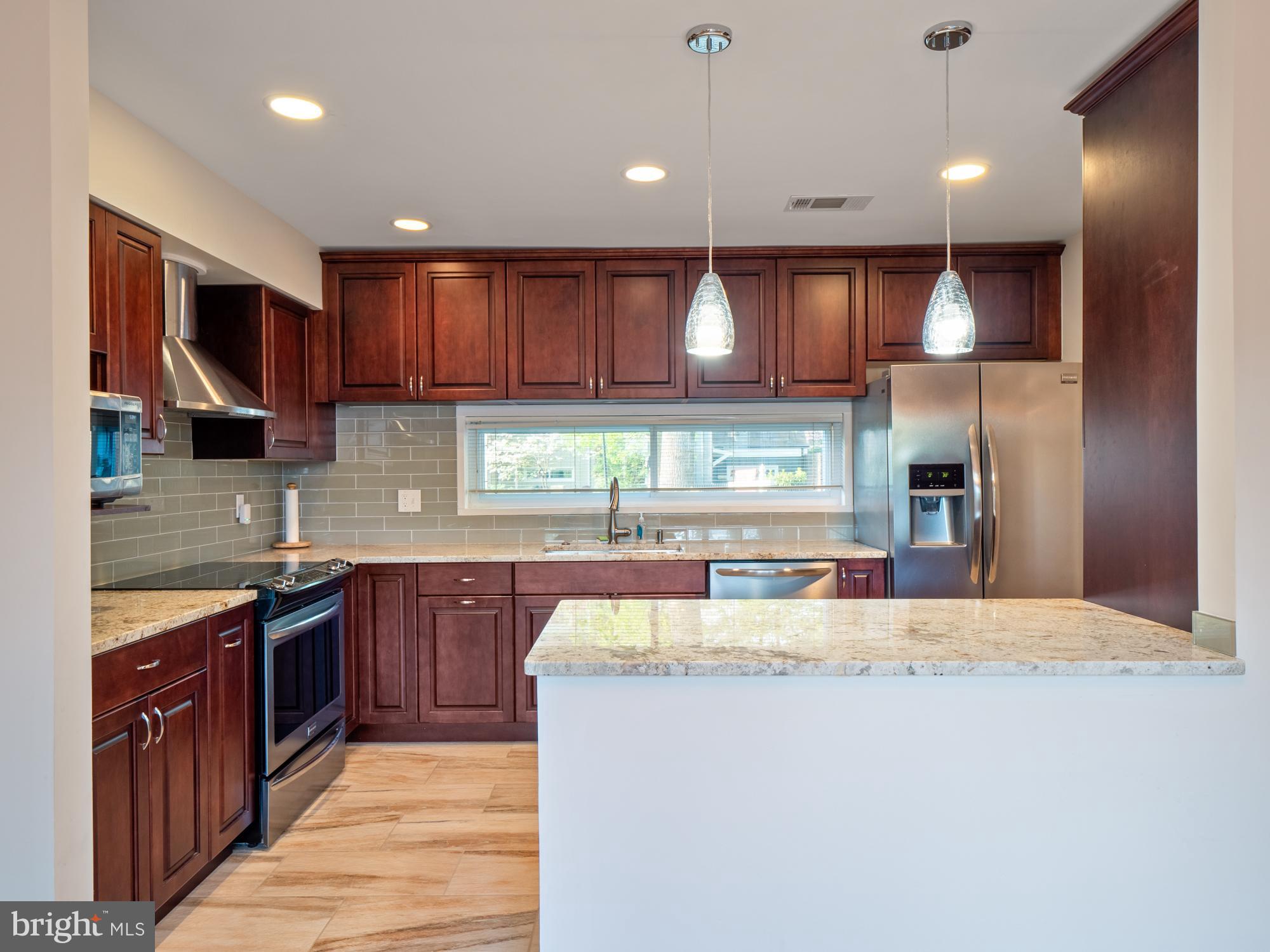 11382 Links Drive Reston, VA 20190 - Photo 3 of 35