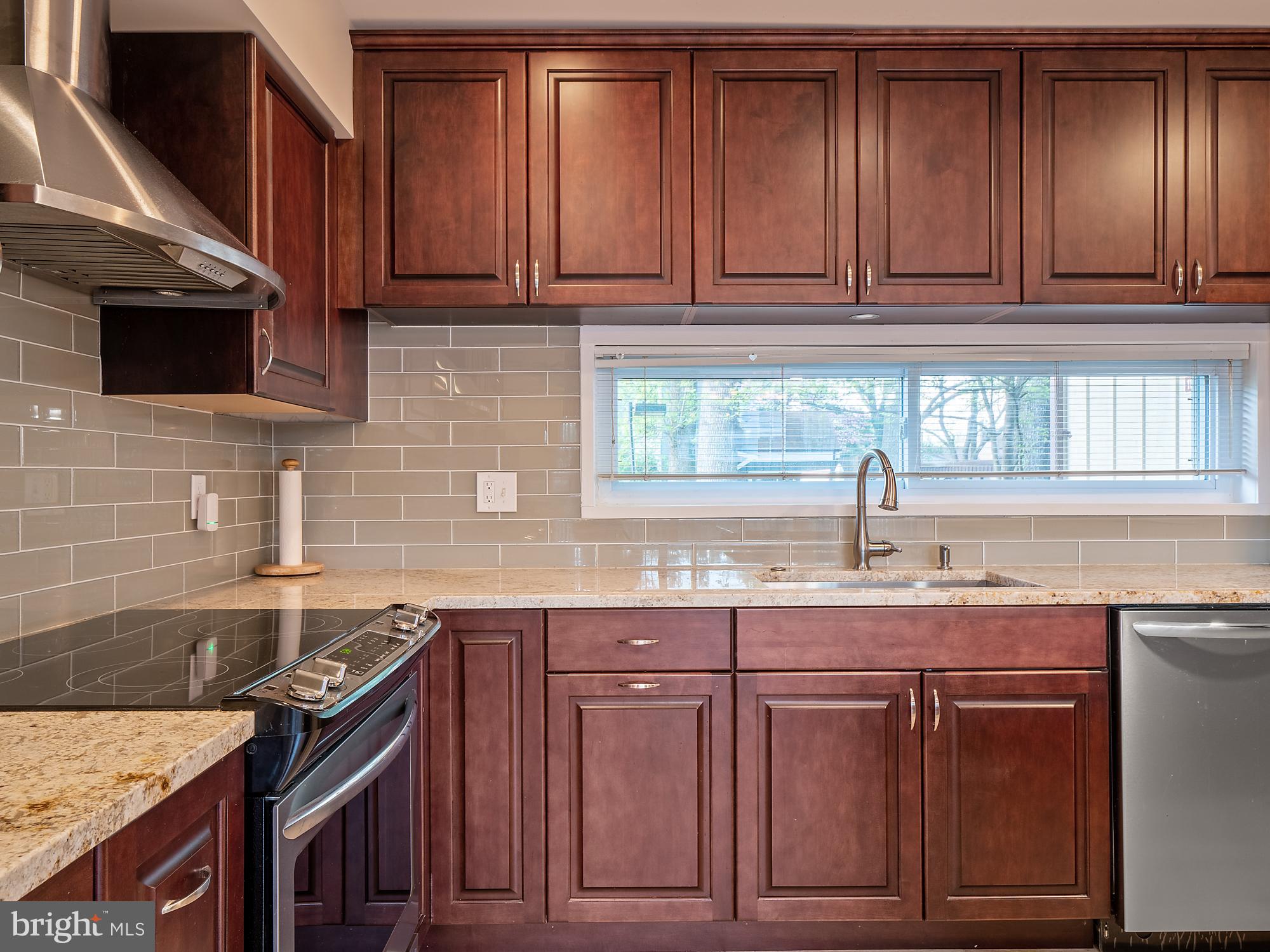 11382 Links Drive Reston, VA 20190 - Photo 4 of 35