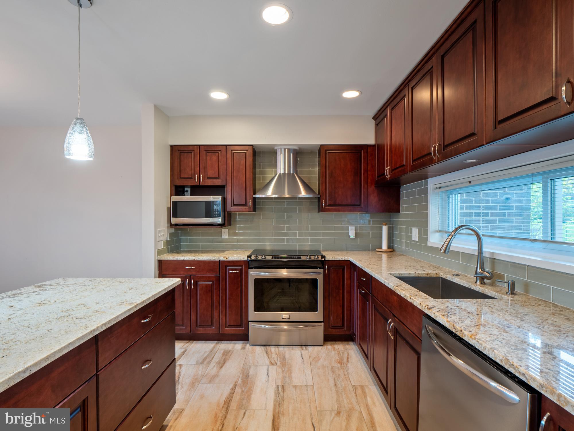 11382 Links Drive Reston, VA 20190 - Photo 5 of 35