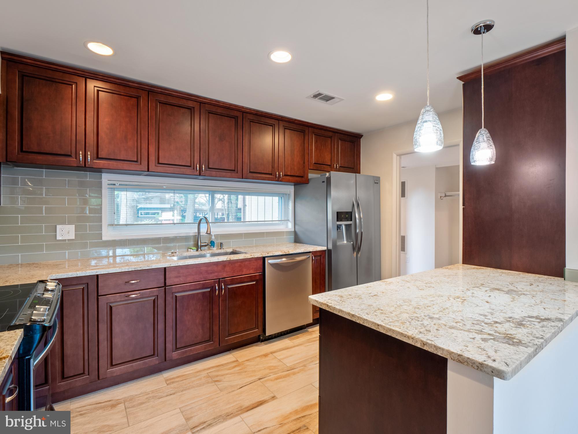 11382 Links Drive Reston, VA 20190 - Photo 7 of 35