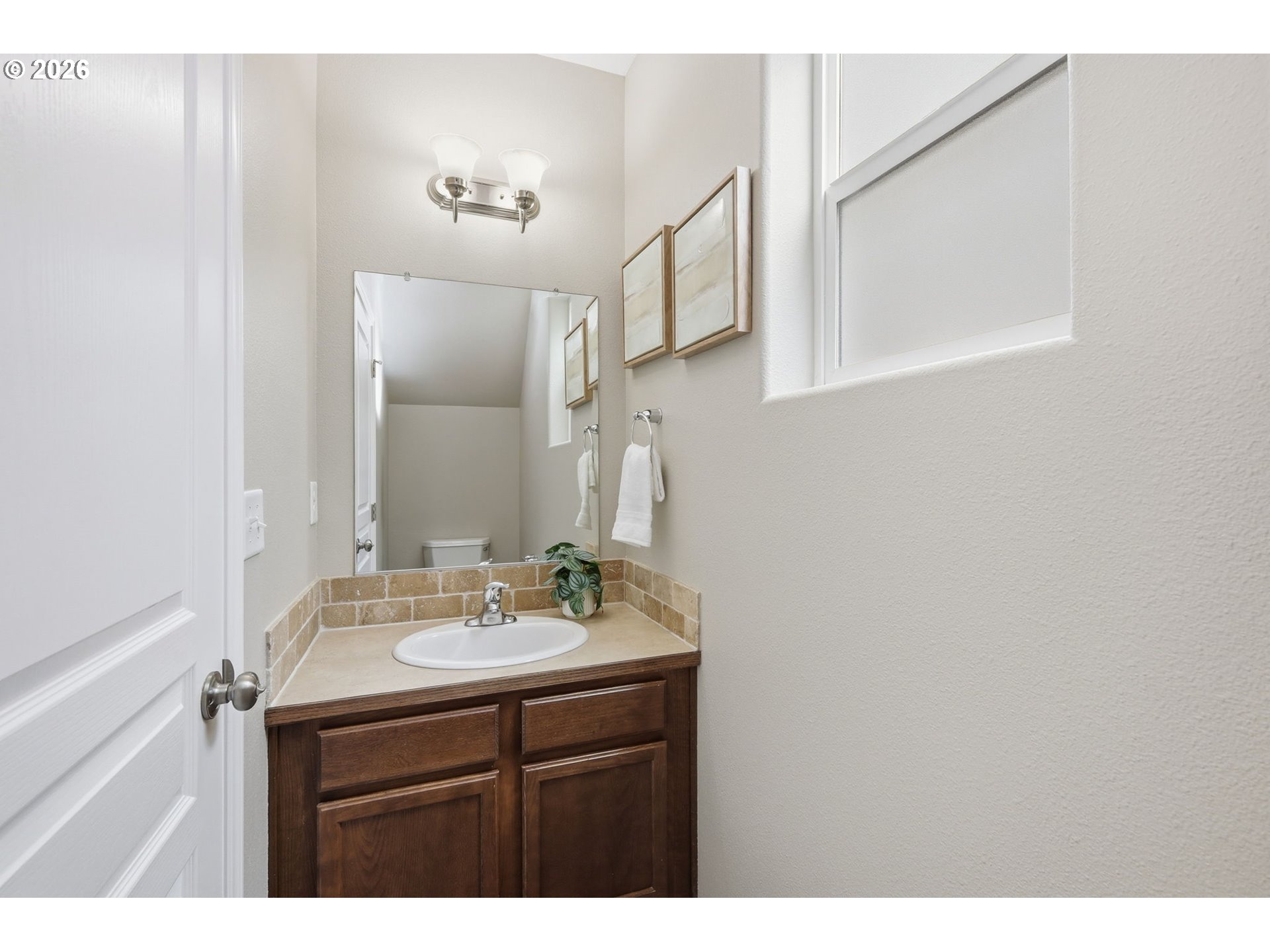 1961 Adelman Loop Eugene, OR 97402 - Photo 14 of 36 Bathroom