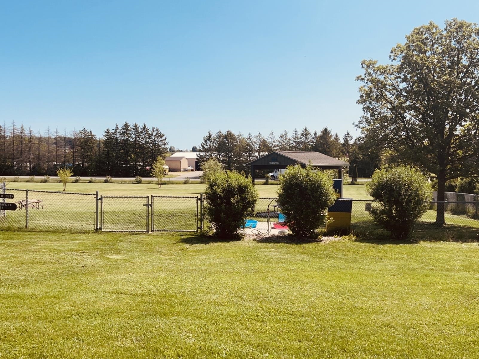 1094 Drexel Road Lake Summerset, IL 61019 - Photo 9 of 21 a view of a swimming pool with an outdoor seating and a yard