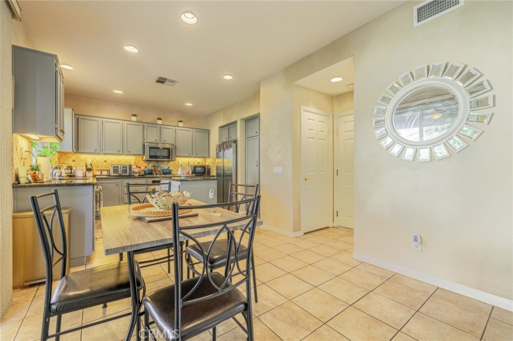 24345 Caladium Place Valencia, CA 91354 - Photo 16 of 59 Breakfast Nook