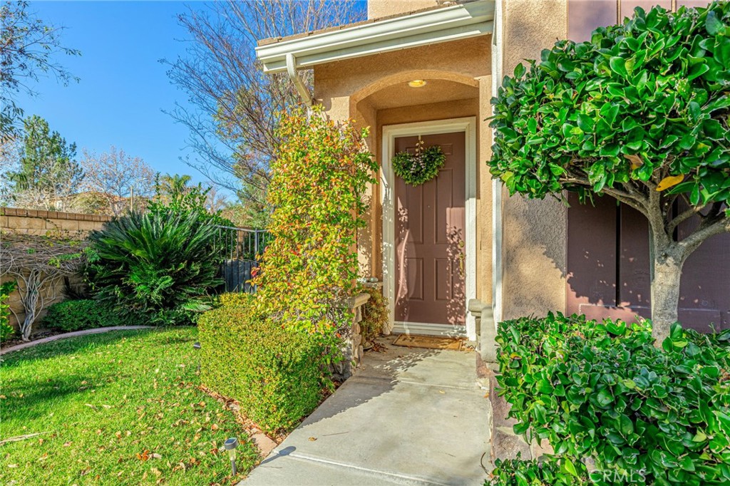 24345 Caladium Place Valencia, CA 91354 - Photo 5 of 59 Landscaped Entrance