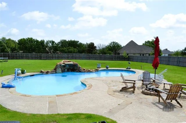 $569,000 | 1201 East Oaklawn Drive, Talty, TX 75160