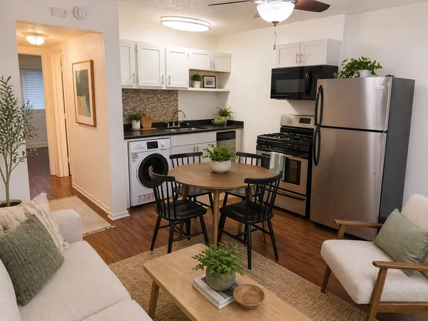 $850 | 2401 Manor Road, Unit 132A, Austin, TX 78722