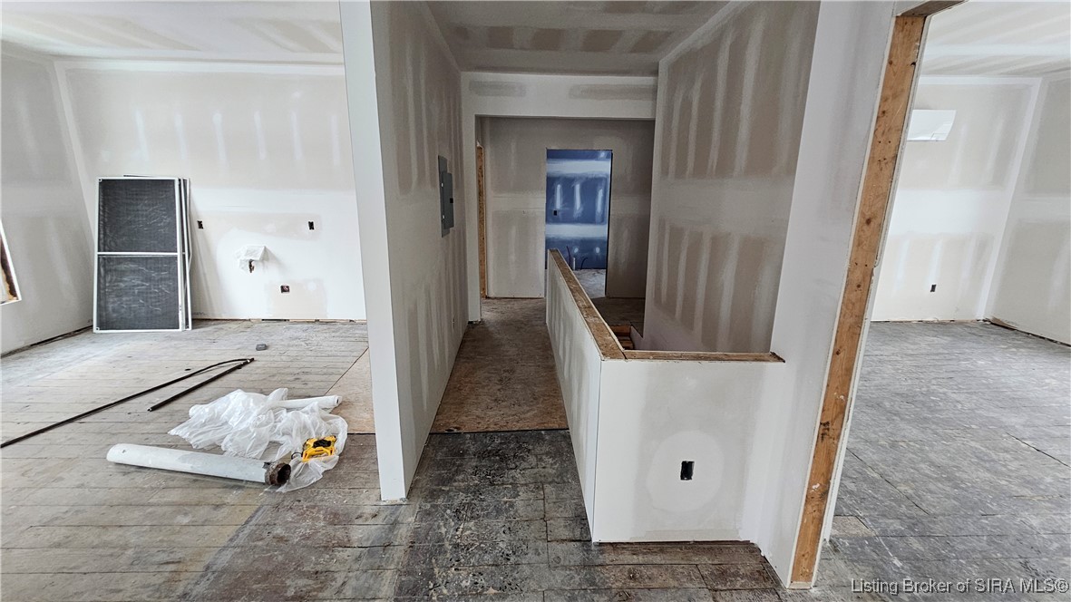 1002 West Main Street New Albany, IN 47150 - Photo 17 of 88 Upstairs Unit - Hallway