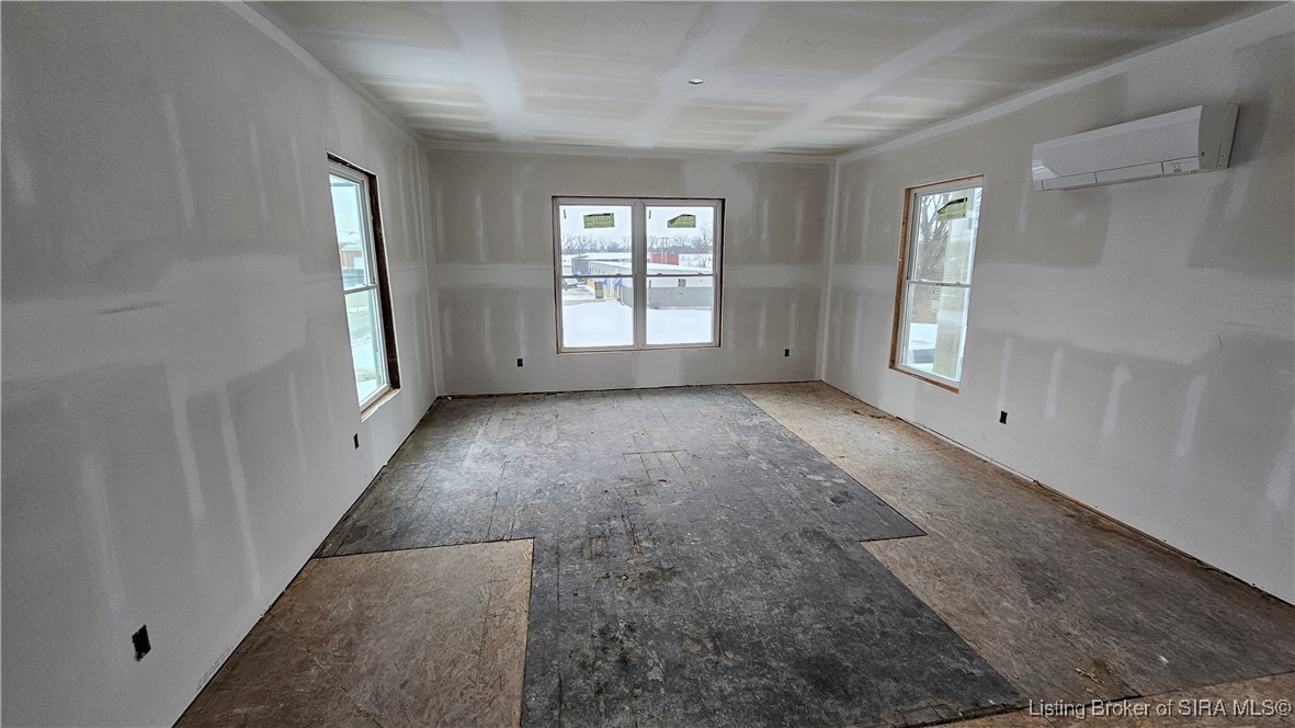1002 West Main Street New Albany, IN 47150 - Photo 18 of 88 Upstairs Unit - Living Room