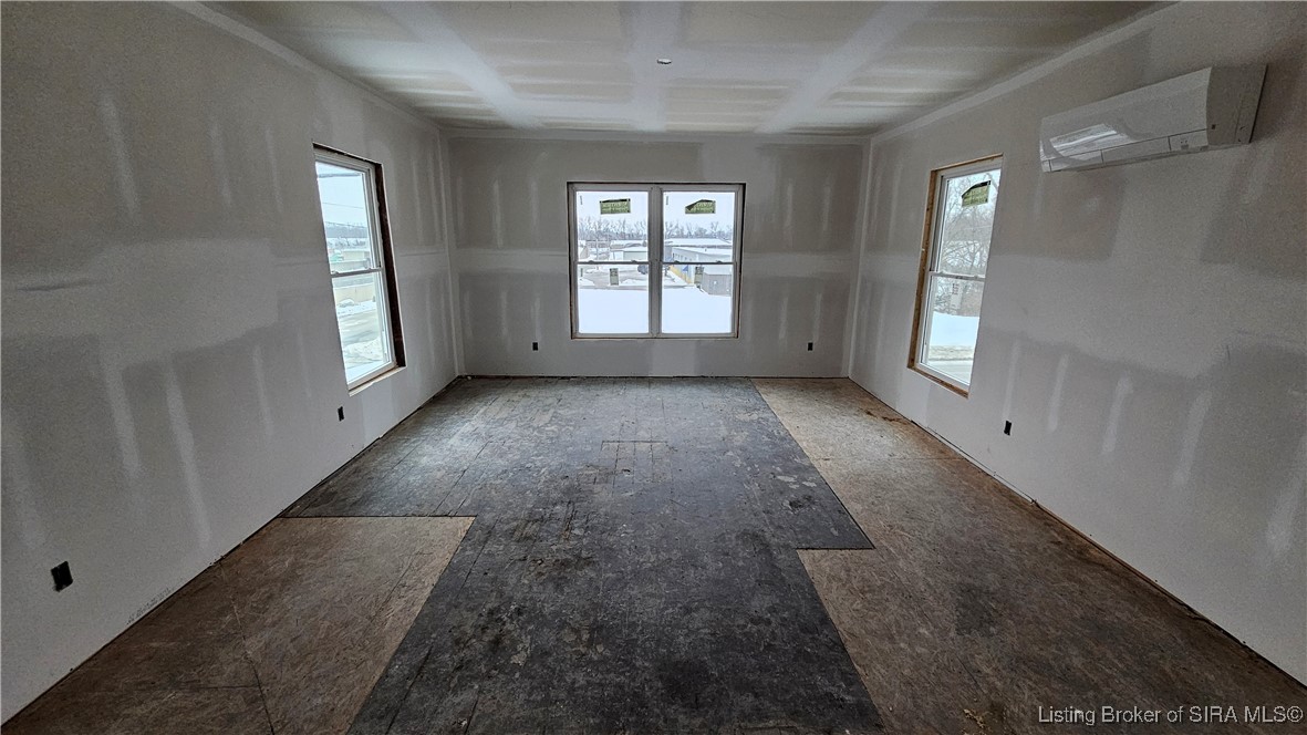 1002 West Main Street New Albany, IN 47150 - Photo 19 of 88 Upstairs Unit - Living Room