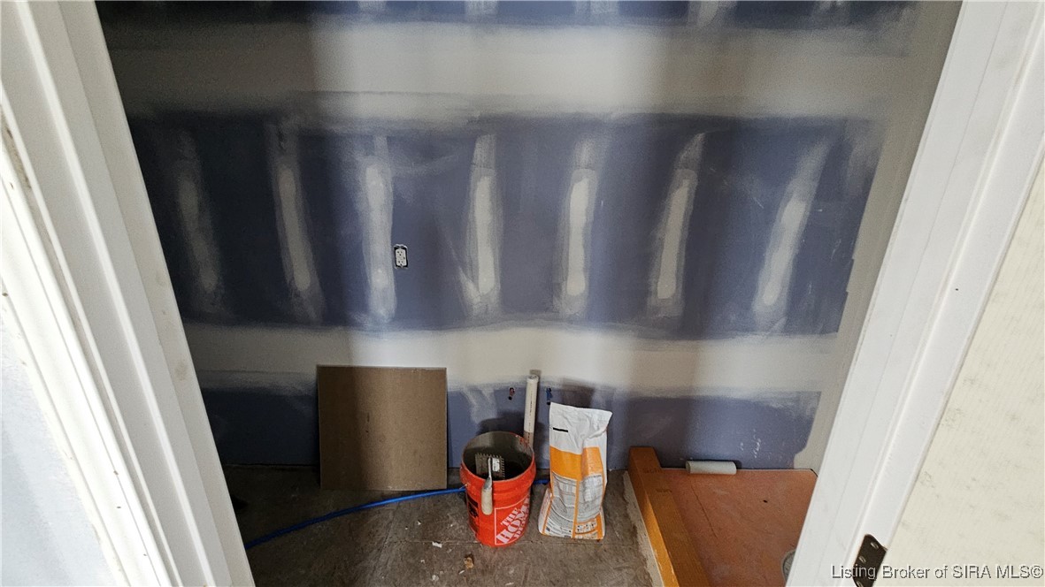 1002 West Main Street New Albany, IN 47150 - Photo 55 of 88 1st Floor Unit #1 - Full Bath