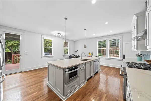 $549,000 | 1766 Carr Avenue, Memphis, TN 38104
