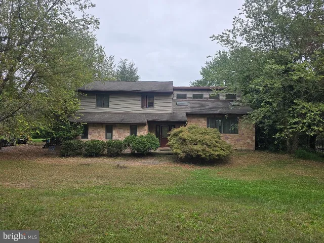 $469,900 | 285 Pine Cove Court, Lehighton, PA 18235