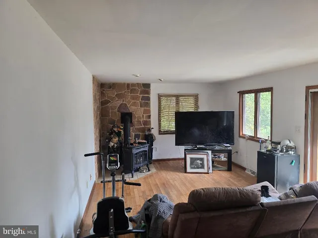 $469,900 | 285 Pine Cove Court, Lehighton, PA 18235