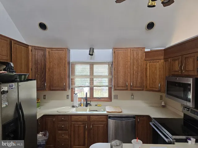 $469,900 | 285 Pine Cove Court, Lehighton, PA 18235