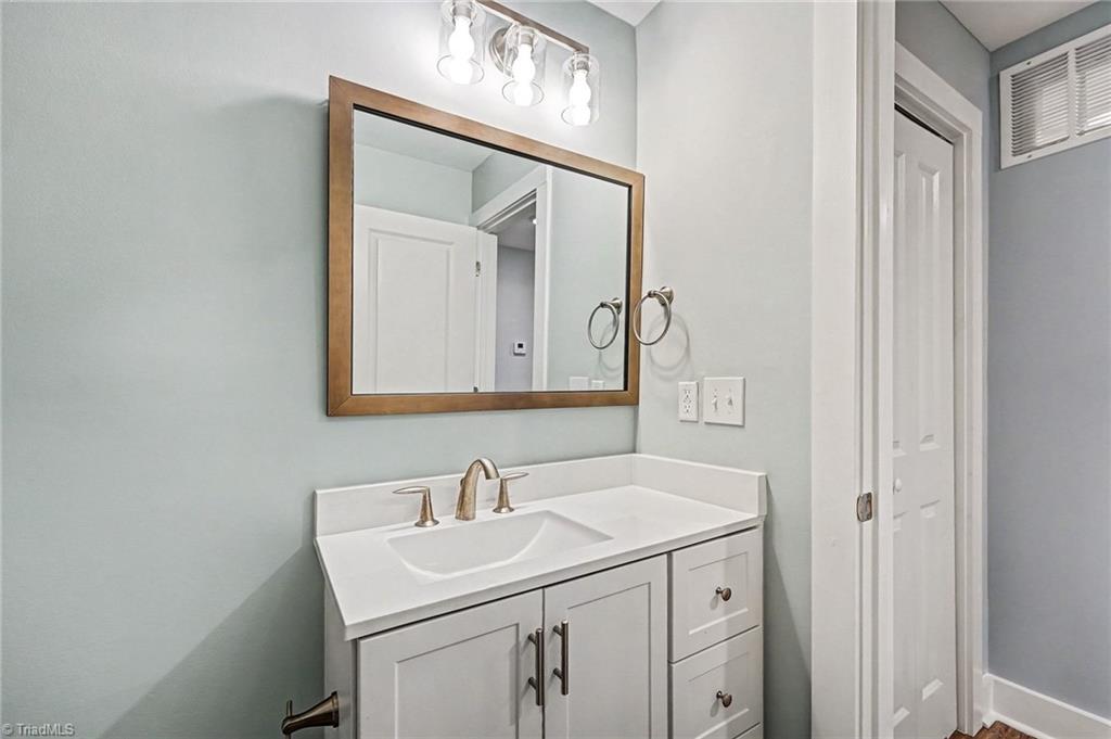 2702 Durham Street Extension Burlington, NC 27217 - Photo 12 of 31