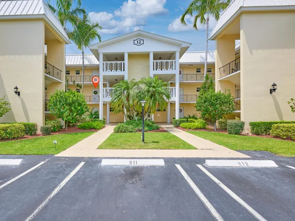 $219,900 | 12 Colonial Club Drive, Unit 202, Boynton Beach, FL 33435