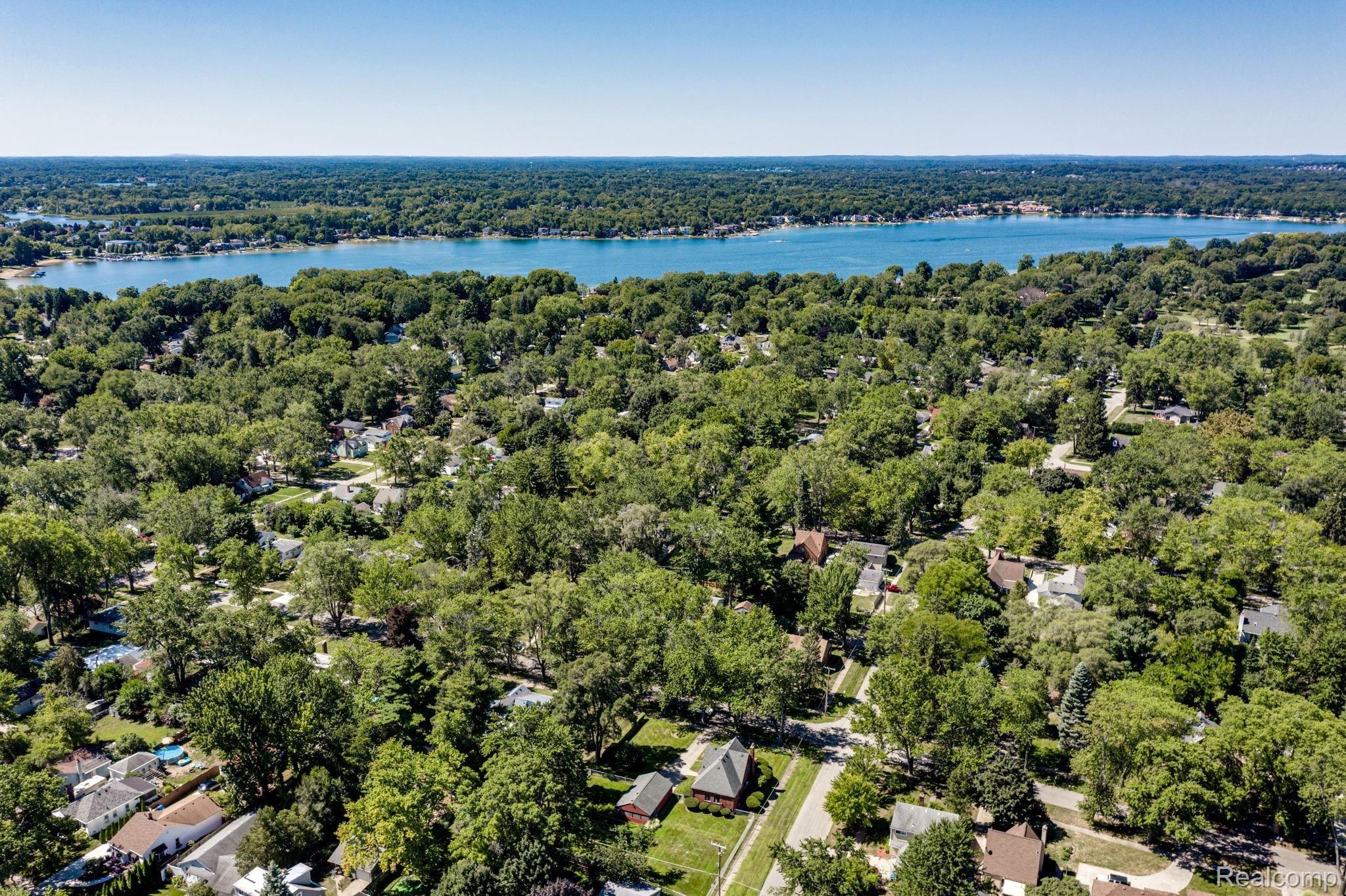 311 Dover Road Waterford, MI 48328 - Photo 59 of 67 311+Dover+Rd+Waterford+Township-36-WebQuality.jpg