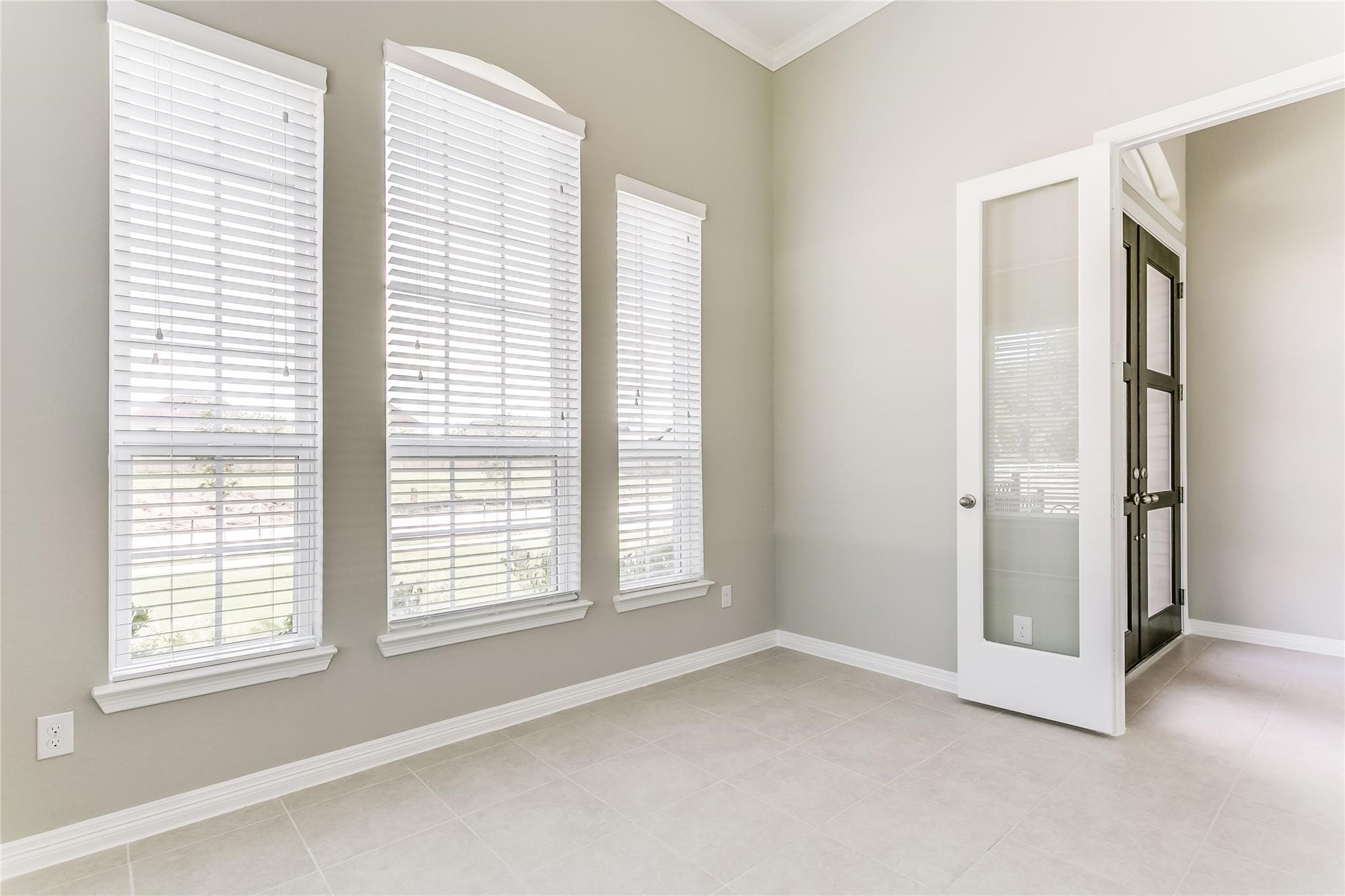 4227 Carol Ridge Drive Sugar Land, TX 77479 - Photo 13 of 35 a view of an empty room with a window