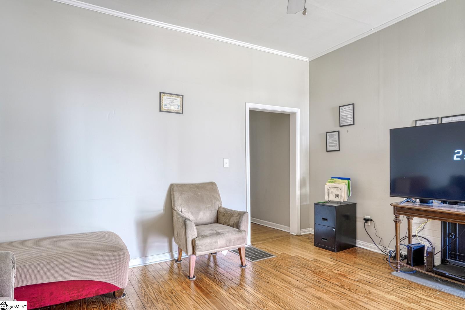 22 Taylor Street Greenville, SC 29605 - Photo 5 of 19