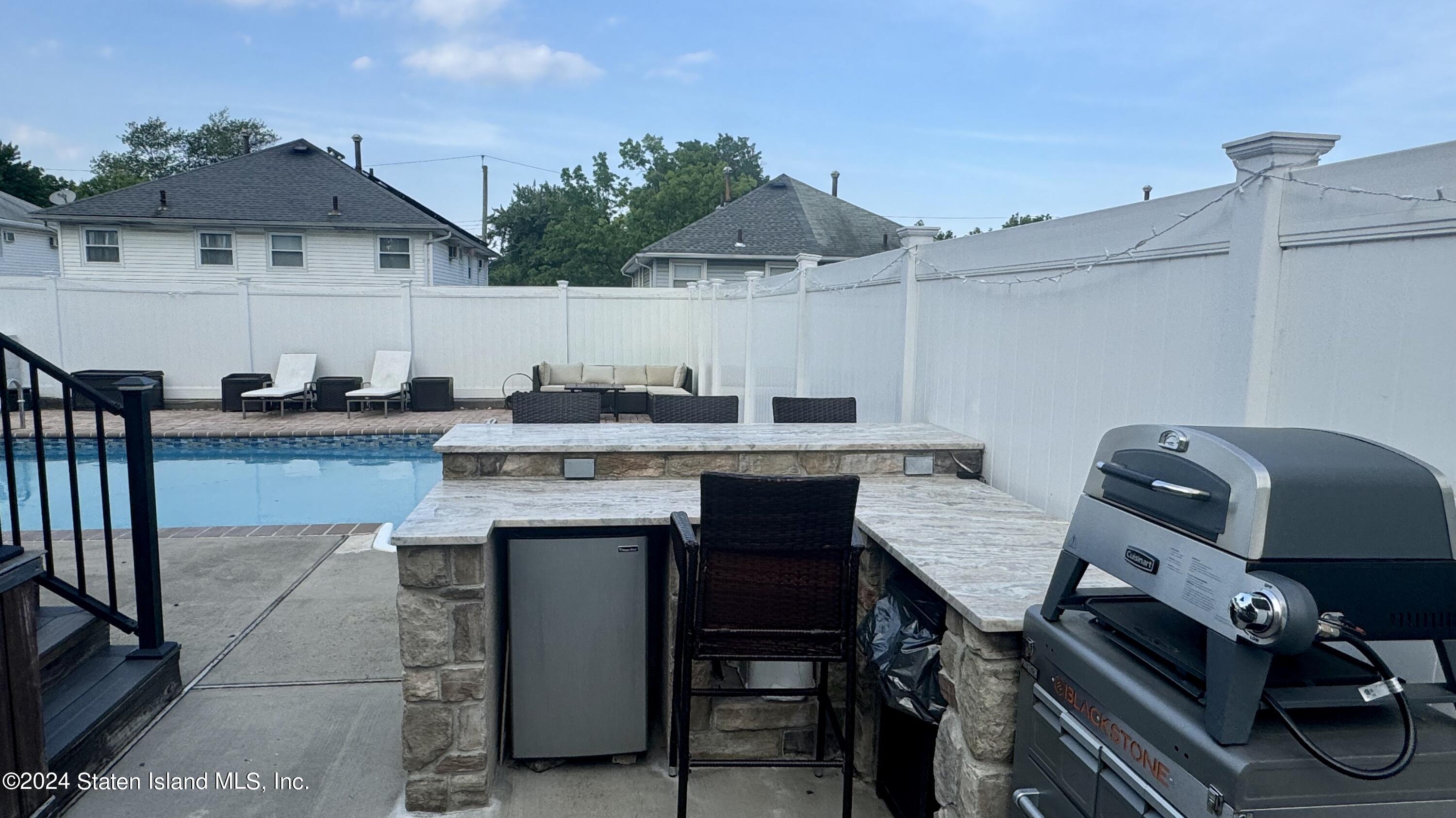 215 Beach Road Staten Island, NY 10312 - Photo 42 of 42 IMG_2346
