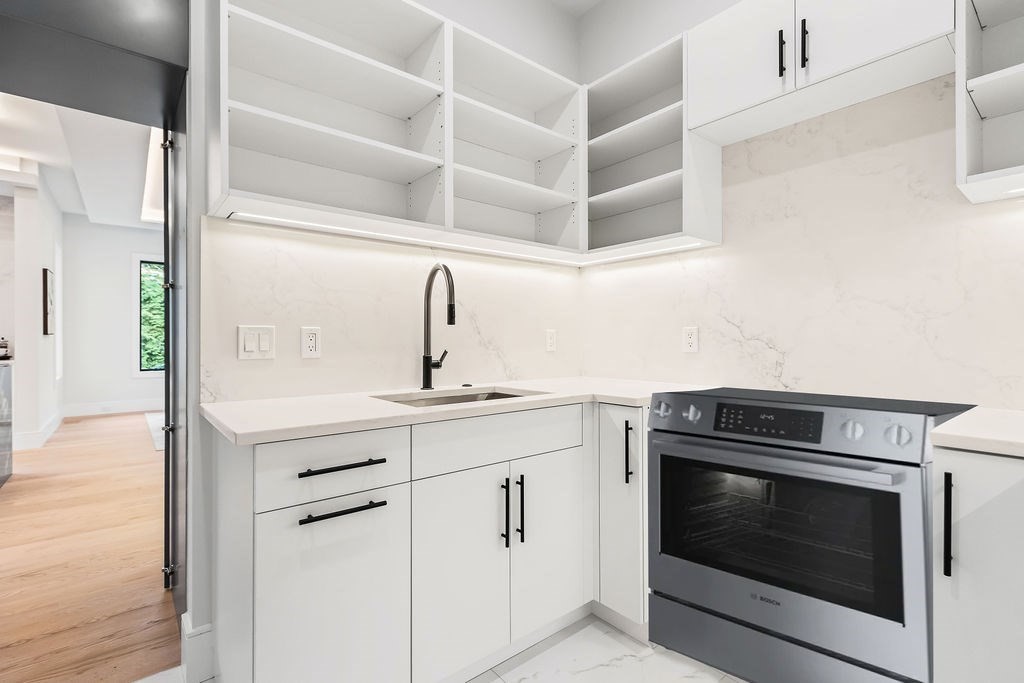 29 Tolman Street Needham, MA 02492 - Photo 20 of 42